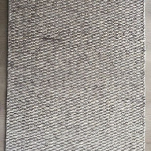 Alfombra de Lana Abstracta Hecha a Mano, Color Gris Natural |   Alfombra de Lana Texturizada Tejida a Mano, Ecológica y Apta para Mascotas, para Sala de Estar y Dormitorio - Product Image 2