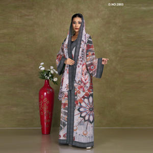 Abaya Moderna Estampada con Capas Fluidas, Cobertura Elegante, Motivos, Acabado Premium, Estilo Sofisticado y Modesto - Product Image 4