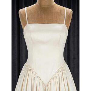 Vestido de Novia de Algodón Popelín de Primera Calidad, Clásico y Elegante, Color Marfil, Sin Tirantes, Estilo Princesa, Largo hasta el Suelo, Cintura Natural, con Volantes - Product Image 3