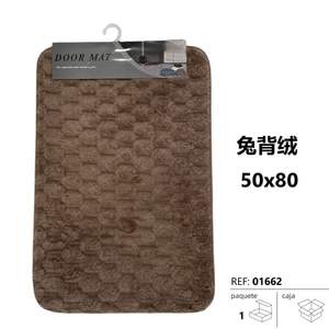 Tapis de porte en fourrure de lapin ALFOMBRA - Product Image 1