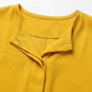 ชุดกิโมโนแบบ OEM ปี 2025 เสื้อคลุมอาบายะ ผ้าโพลีเอสเตอร์เนื้อนุ่ม ยืดหยุ่นสูง หนาขึ้น สำหรับผู้หญิงมุสลิม คอวี แขนยาว เหมาะสำหรับงานปาร์ตี้ รอมฎอน งานแต่งงาน - Product Image 4