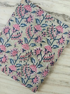 Tissu en coton 100% imprimé à la main style classique, tricoté à motifs floraux, pour la confection de robes, matériaux textiles vintage pour vêtements - Product Image 1