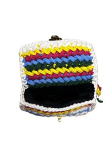 Bolso Bandolera Mini de Ganchillo Hecho a Mano Multicolor - Bolso de Moda de Algodón de 8 Pulgadas con Cierre de Broche y Borla - Product Image 3