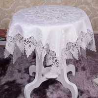 Nappe de table vintage en satin blanc brodée à la main avec dentelle florale, imperméable et personnalisable pour mariage, banquet ou réception
