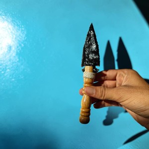 Hand Carved <b>Raw</b> Stone <b>Crystal</b> Spearhead Knife Decorative Dagger Love Theme Wedding Decoration Gift Wholesale - Product Image 4