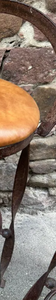Offre Exclusive : Tabouret de Bar Industriel de Luxe en Fer Forgé avec Assise en Cuir Marron et Base Métallique Torsadée, Hauteur Comptoir - Product Image 6
