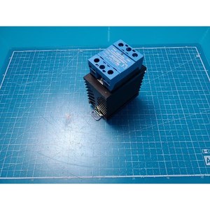 Contrôleur d'angle de phase CELDUC SO445420, relais à semi-conducteurs, utilisé comme pièce détachée d'équipement semi-conducteur ancien - Product Image 2