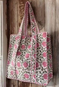 Bolso Tote Boho Floral Acolchado con Bordado de Algodón Hecho a Mano con Cierre Abierto para Mujer - Product Image 2
