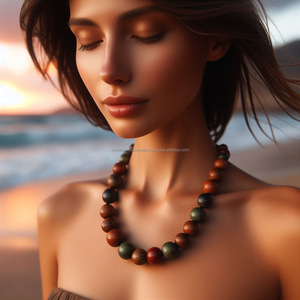 Conjunto de joyería hawaiana artesanal Aloha, collar y colgante con abalorio tropical - Product Image 4