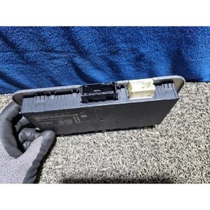 ECU และโมดูลคอมพิวเตอร์มือสองสำหรับรถยนต์ซีรีส์ 5 รุ่น 61359250455901 - Product Image 3