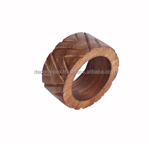 Ensemble de deux ronds de serviette en bois stockés ronds de serviette en laiton décoration de table de mariage et de fête - Product Image 5