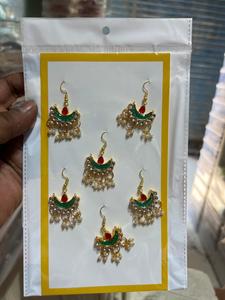 Juego de 6 Accesorios para el Cabello con Piedras Kundan y Perlas para Decoración Nupcial India y Peinados Festivos - Product Image 2