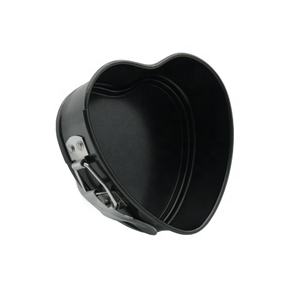 Molde antiadherente para pastel con forma de corazón de acero al carbono de 10cm con fondo extraíble de fácil limpieza para hornear - Product Image 6