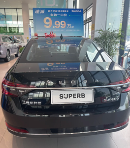 VW <span class=keywords><strong>Skoda</strong></span> <span class=keywords><strong>Superb</strong></span> Essence 2025 2026 <span class=keywords><strong>Skoda</strong></span> <span class=keywords><strong>Superb</strong></span> 1.4t 150CV 5 Portes 5 Places Berline Voiture Neuve Voiture Chinoise Pas Chère - Product Image 3