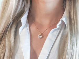 Collar de Oro Amarillo de 14K con Diamante de Laboratorio Flotante E VVS de 0.60ctw, Collar con Colgante en Forma de Lágrima, Regalo para Mamá - Product Image 6