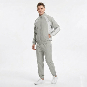 Chaqueta Deportiva Gris Claro para Hombre con Cierre Completo y Bolsillos Laterales, Diseño con Bloques de Color, Estilo Deportivo, Corte Regular, Ropa de Primavera - Product Image 5