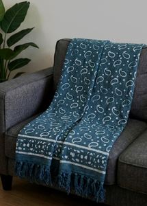 Manta Decorativa de Tela 100% Algodón Ecológica de 45"x70" con Estampado a Mano, Súper Suave y Cálida para Decoración del Hogar en Todas las Estaciones - Product Image 6