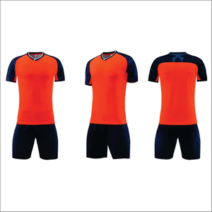 ชุดยูนิฟอร์มฟุตบอลแขนสั้นผ้าโพลีเอสเตอร์แบบเรียบ ระบายอากาศได้ดี สำหรับฤดูหนาว เหมาะสำหรับทั้งชายและหญิง - Product Image 5