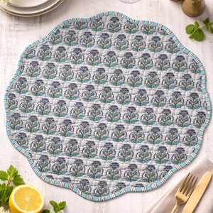 Tapis matelassé léger en coton vert clair à imprimé léopard, réversible, moderne, personnalisable, lavable en machine, multi-formes (rond/ovale/carré) - Product Image 1