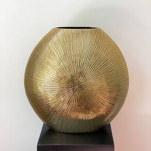 Centro de Mesa Decorativo Moderno y Elegante para Sala de Estar, Color Personalizado, Mate, Florero de Aluminio Personalizado para Bodas - Product Image 6