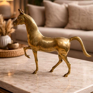 Sculpture de cheval en laiton massif pour centre de table, console d'entrée et accent décoratif - Product Image 1