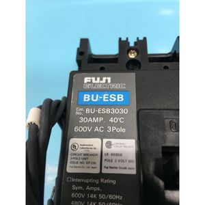Disjoncteur Fuji BU-ESB3030 3 pôles 30A 600V - Équipements et pièces semi-conductrices d'occasion fiables à l'échelle mondiale - Product Image 3