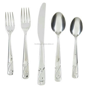 Juego de Cubiertos de Metal de Grado Restaurante para Uso Frecuente que Proporciona Alta Durabilidad y Rendimiento Confiable para Servir - Product Image 1