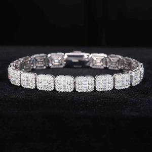 Bracelet de luxe en moissanite à maillons carrés, style tennis, entièrement pavé de baguettes en grappe, finition argentée, bijou de caractère - Product Image 2