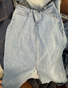 Ropa Usada: Faldas Vaqueras para Mujer - Product Image 3