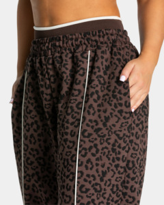 Pantalon en molleton décontracté pour femme à imprimé léopard, taille élastique, poches latérales, en maille de coton et polyester, coupe large, pour l'automne - Product Image 2