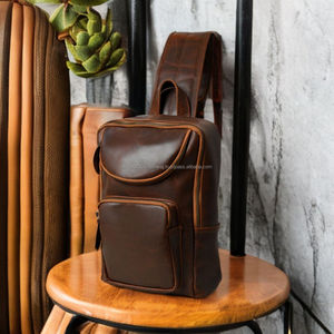 กระเป๋าหนังยูนิเซ็กส์ความจุขนาดใหญ่วินเทจพร้อมสายคล้องไหล่เดี่ยวแบบปรับได้และทนทาน YKK สายโซ่กันน้ำสไตล์แฟชั่น - Product Image 1