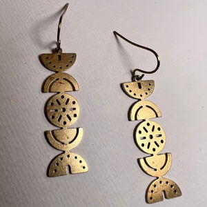 Pendientes de Latón al por Mayor, Estilo Clásico, Diseño Martillado, Fabricante de la India, las Mejores Joyas en Oferta - Product Image 1