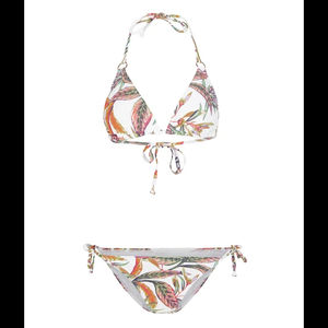 Ensemble de maillots de bain élégants pour femmes, tissu de haute qualité, bikini confortable sans bretelles, ensemble 2 pièces respirant et à séchage rapide, Pakistan - Product Image 3