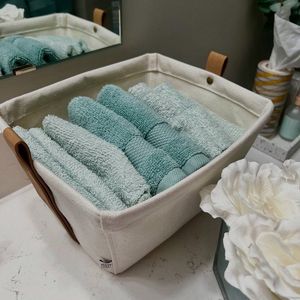 Cesto portaoggetti in tela color crema/marrone chiaro con manici in similpelle e cesto decorativo in tessuto con motivo Magnolia - Product Image 3