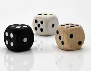 Dados de Ludo de Madera Pulida y Lisa, Hechos a Mano, Ligeros, Duraderos, Grabados, Sostenibles, Juego de Dados para Juegos Clásicos - Product Image 1