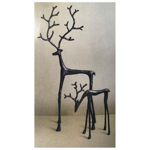 Décoration de Noël en aluminium coulé de qualité supérieure en forme de renne avec finition polie miroir pour les intérieurs de maisons de luxe - Product Image 2