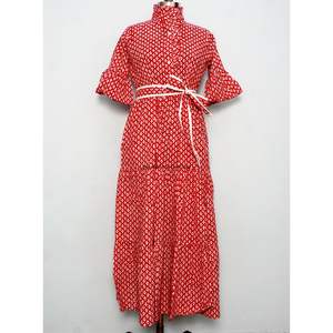 Robe longue trapèze vintage faite à la main, style estival léger et fluide, idéale pour les vacances, les promenades sur la plage, les soirées décontractées, les escapades, élégante pour femme - Product Image 1