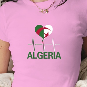 เสื้อยืดสตรีแบบสั้นทรงสลิมฟิตผ้าถักพร้อมลายพิมพ์ธง - Product Image 2