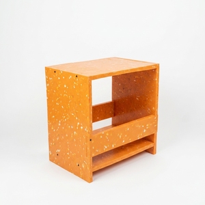 Mesita de Noche Inteligente de Plástico HDPE Reciclado, Ecológica y Duradera, Diseño Moderno Hecho a Mano, Mueble para Dormitorio de Hotel u Hogar, con 1 Cajón - Product Image 1
