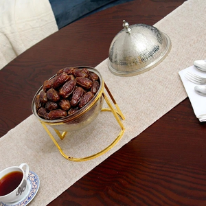 Bol à dattes de luxe en acier inoxydable martelé avec couvercle en dôme et support doré, idéal pour le Ramadan, l'Aïd et la décoration de la maison - Product Image 6
