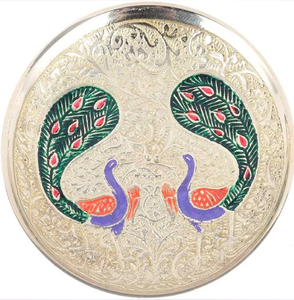 Ensemble de quatre dessous-de-verre ronds en laiton, décorés de motifs floraux de tournesol gravés à la main sur le dessus, disponibles à prix de gros. - Product Image 6