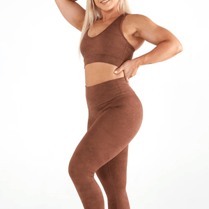 Ensemble de yoga personnalisé à faible MOQ pour femmes, vêtements de fitness ajustés de haute qualité, ensemble de yoga pour adultes - Product Image 1