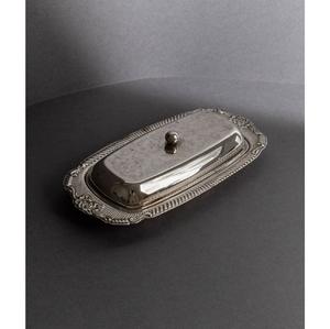 Élégante coupelle à beurre en acier inoxydable, assiettes à dîner pour fromage et beurre, design gravé, fabrication artisanale, utilisation en cuisine à prix abordables - Product Image 1