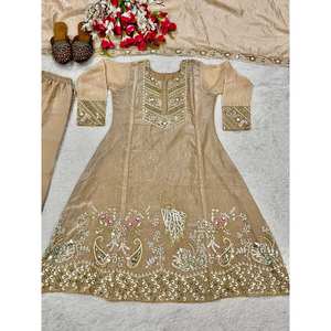 Ensemble de costume de soirée élégant avec broderie florale et travail de sequins, tenue de mariage élégante - Product Image 6