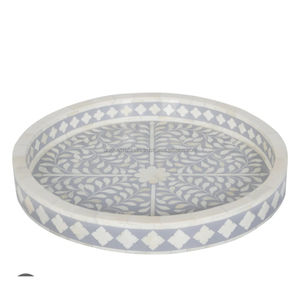 Plateau rond de service en os gris avec motif floral |   Accessoire de table décoratif artisanal de qualité supérieure - Product Image 1