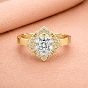 Anillo de Diamantes con Halo en Forma de Estrella para Mujer en Oro, Plata y Oro Rosa, Colección de Joyería Elegante para Compromiso - Product Image 1