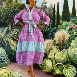 เดรสผ้าฝ้ายพิมพ์ลายดอกไม้หวานๆ ทรงหลวม คอตั้ง แขนสั้น ยาวคลุมเท้า พร้อมเข็มขัด สีชมพู สำหรับฤดูร้อน - Product Image 2