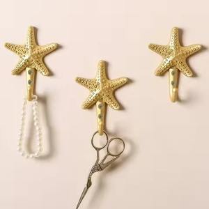 Ganchos de metal multiusos para colgar abrigos, sombreros y bolsos en la entrada, solución de almacenamiento en la pared. - Product Image 1