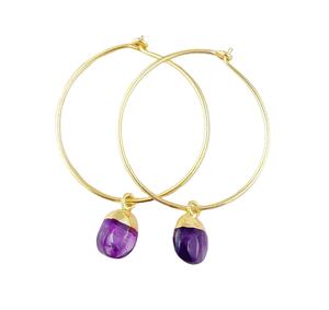 Boucles d'oreilles créoles en argent sterling 925 plaqué or avec pierre d'améthyste roulée – Breloques pierre de naissance pour femme - Product Image 1