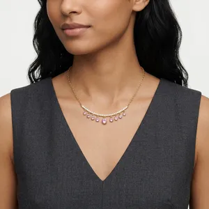 Collier de mariage classique pour femme en or jaune 18 carats avec diamants de laboratoire roses fantaisie taille brillant ronde, certifié IGI - Product Image 3
